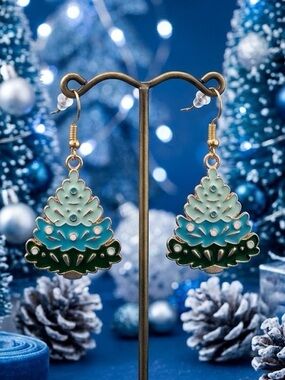Holiday Teal & Green Tree Dangle Earrings 🧁